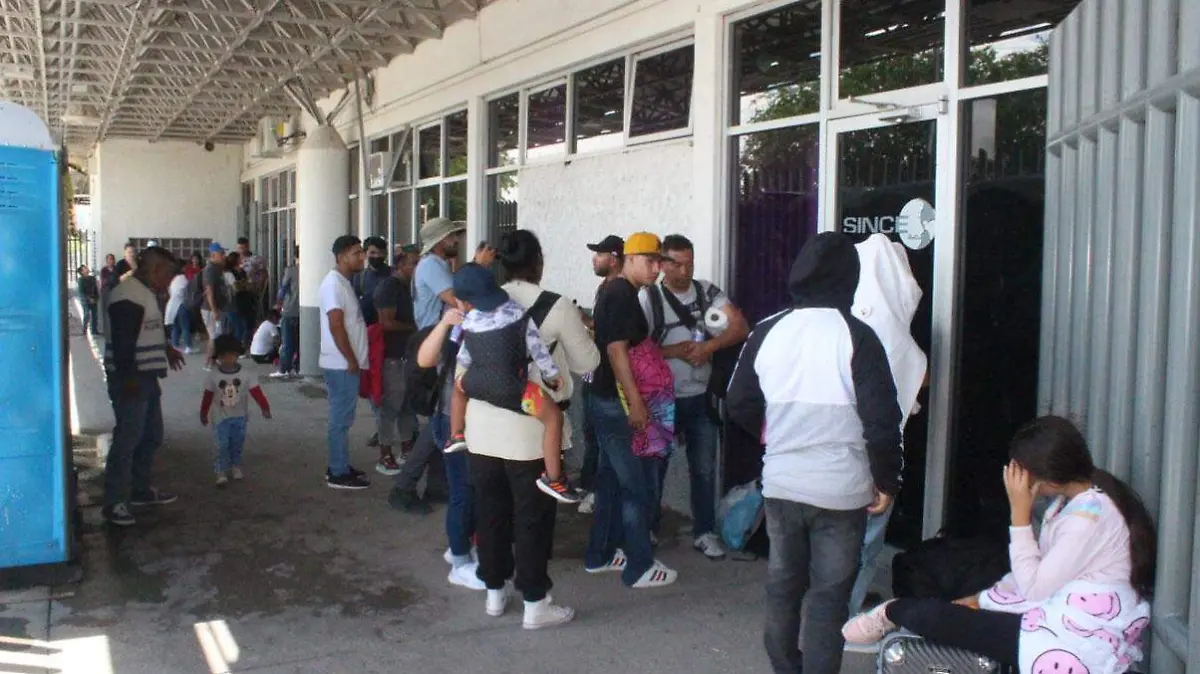 migrantes en puente zaragoza